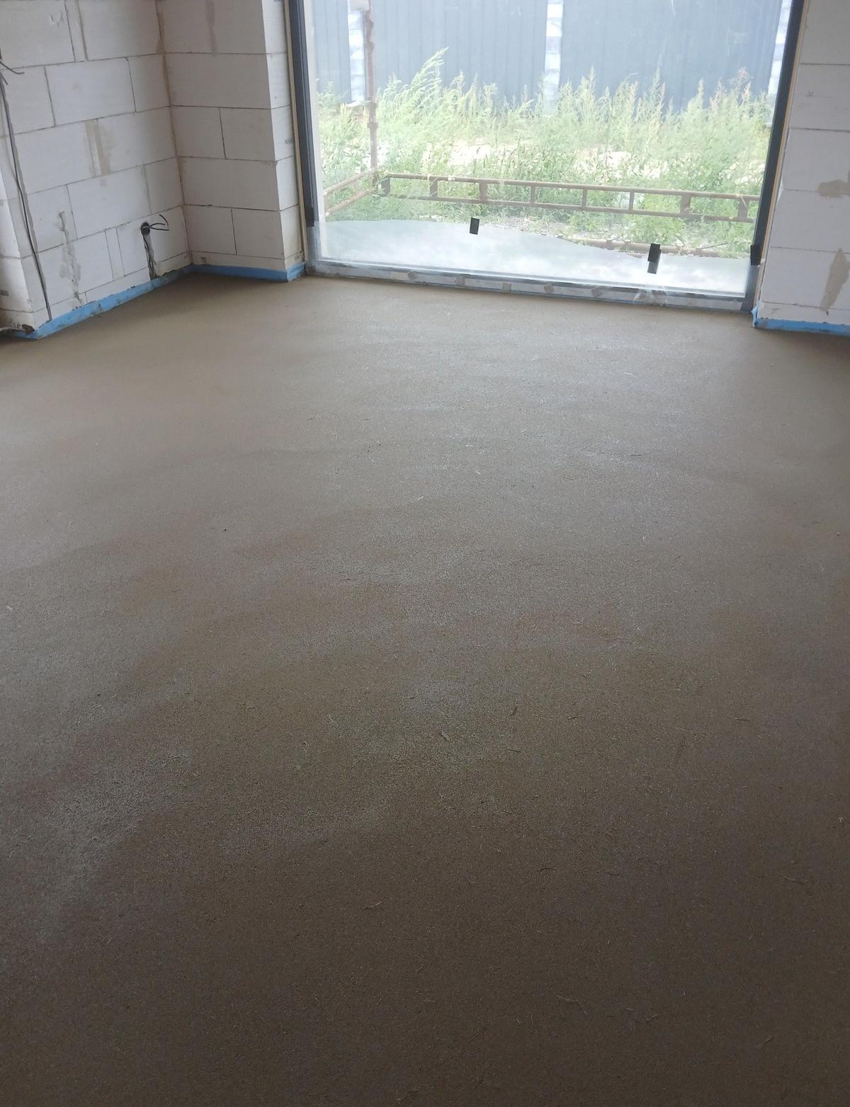 Strojně hlazená betonová podlaha – Betonové podlahy – rodinný dům Nymburk