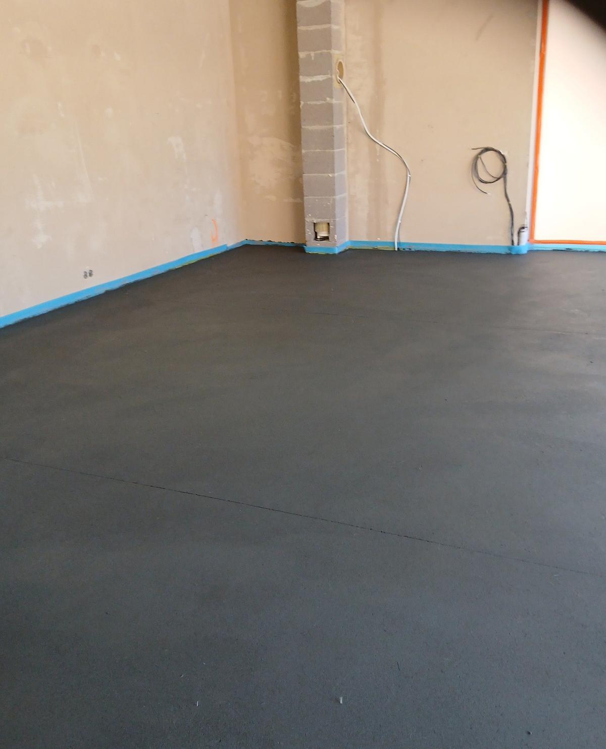 Strojně hlazená betonová podlaha – Betonové podlahy – rodinný dům Poděbrady